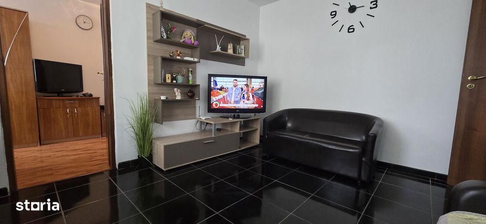 ETAJ 1,Micro 5 Târgoviște, închiriere apartament 3camere — fotografia 2