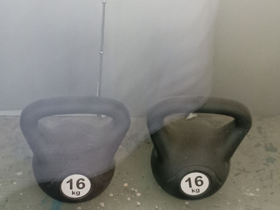 Продам гири 2 шт