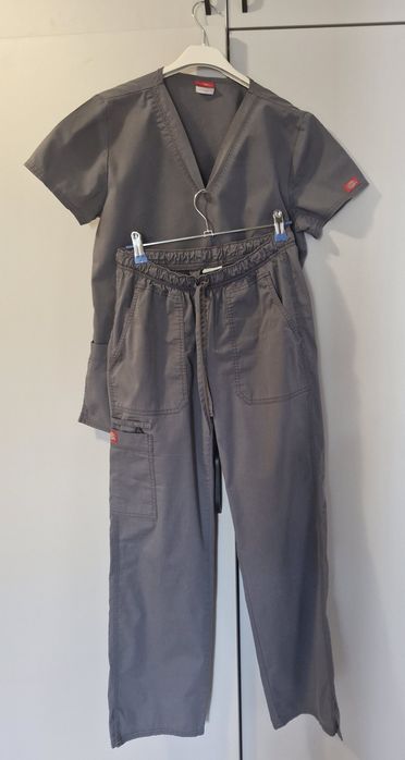 Costum medical Dickies