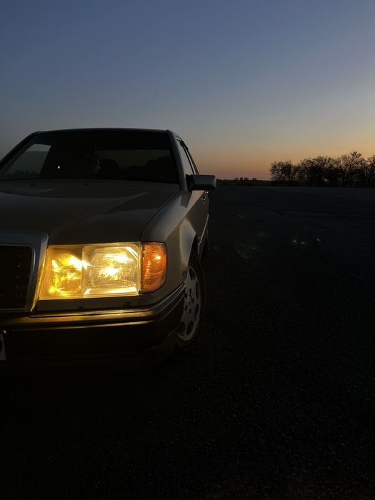 Мерседес Бенз Е220