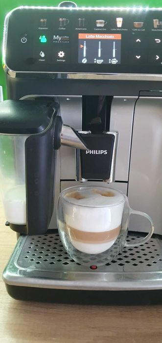 Espressor automat Philips LatteGo Seria 5400 EP5444/70