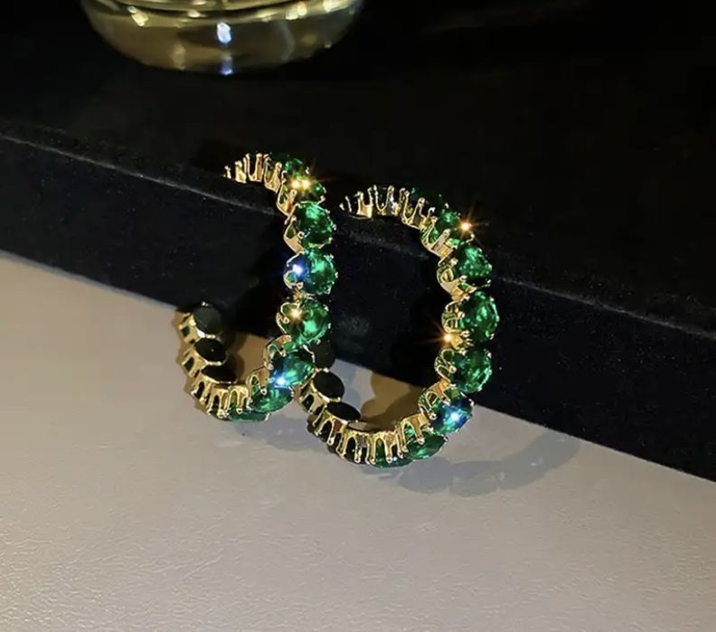 Халки с зелени кристали цирконий