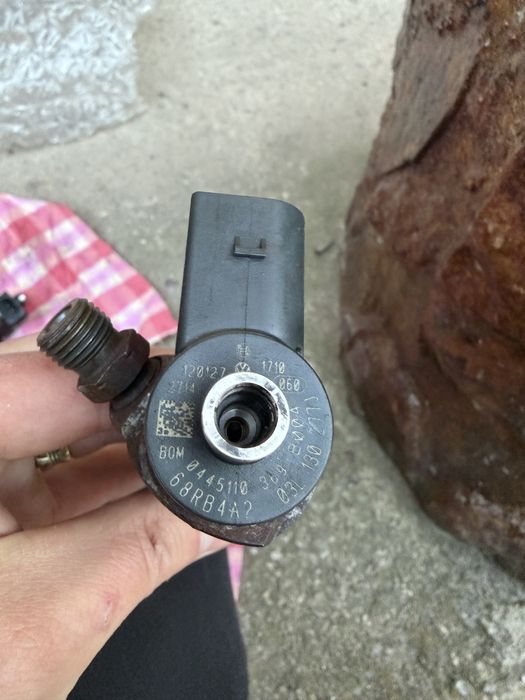Vând injectoare Audi A4 b8 2.0 Tdi , an 2012-2013
