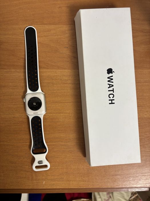 Apple Wotch SE 2 поколение
