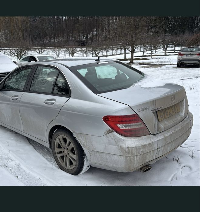 Dezmembrez c220 w204 punte spate bara capota trager faruri aripi stop