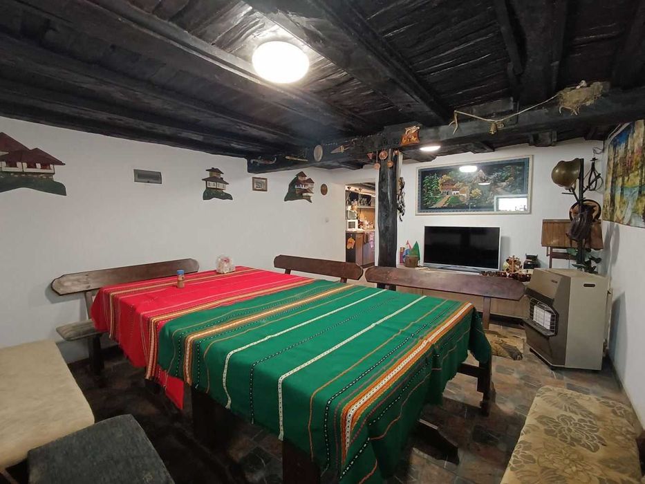 Триетажна къща в Еленския балкан