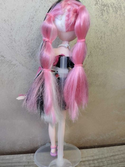 Кукли Monster high и Bratz