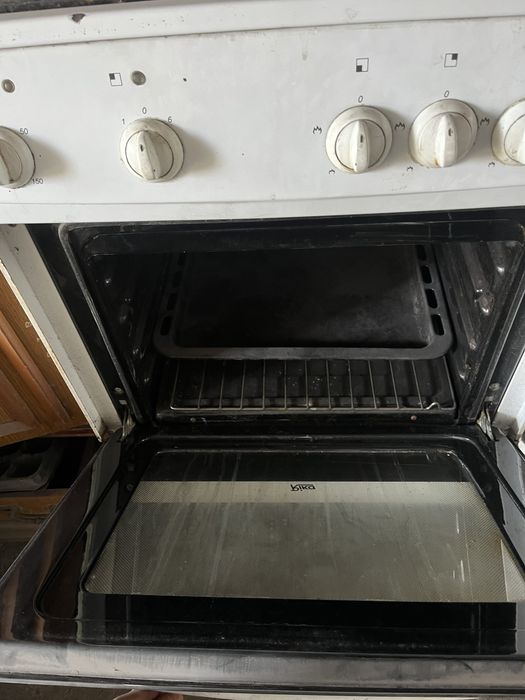 Продам газ плиту