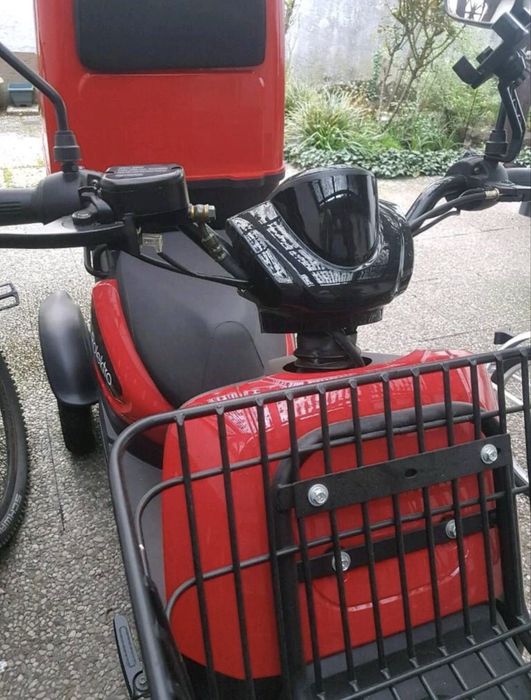 TRICICLU SCUTER ELECTRIC cargo marfa livratori izoterm 20 Km Rolektro