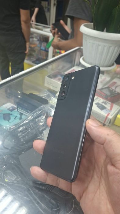 Продам Samsung s21 5g