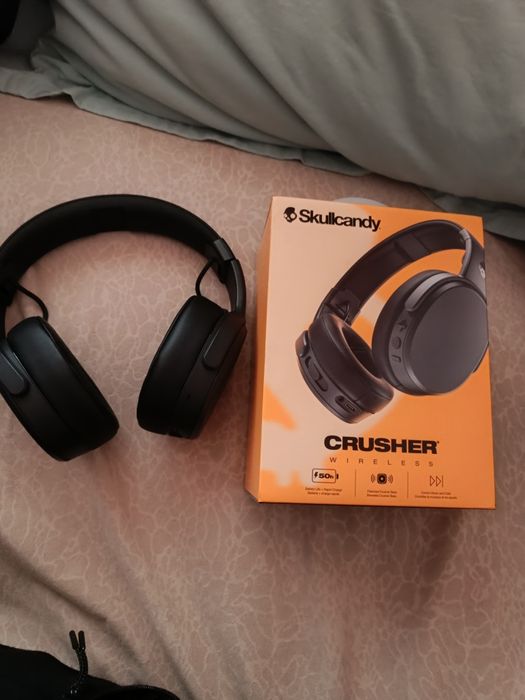Vând căști skullcandy crusher