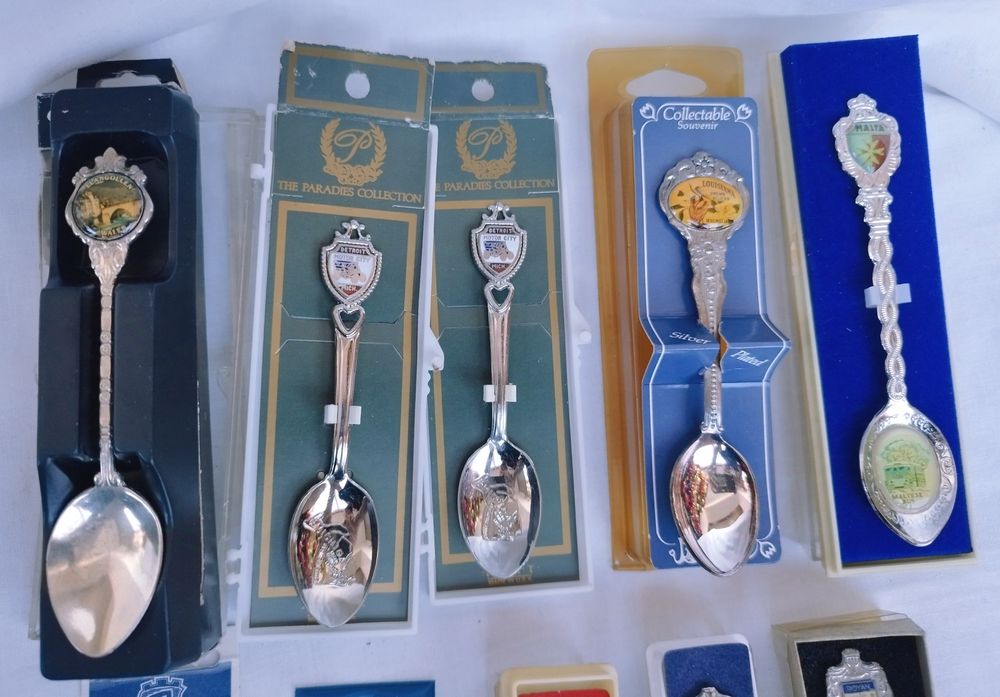 Lingurițe suvenir placate cu argint, pentru colecționari din anul 1990