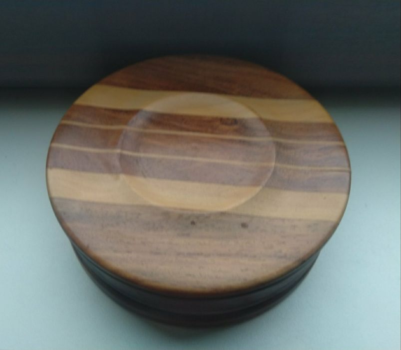 Мини шах в кръгла дървена кутия