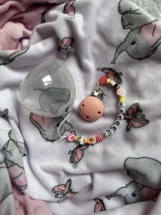 Клипс/щипка за биберон с подарък кутийка