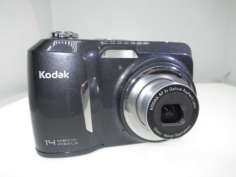 Kodak EasyShare C183 компактен цифров фотоапарат ретро дигитална камера 14 мегапиксела, работи отлично и прави снимки със страхотни Кодак цветове