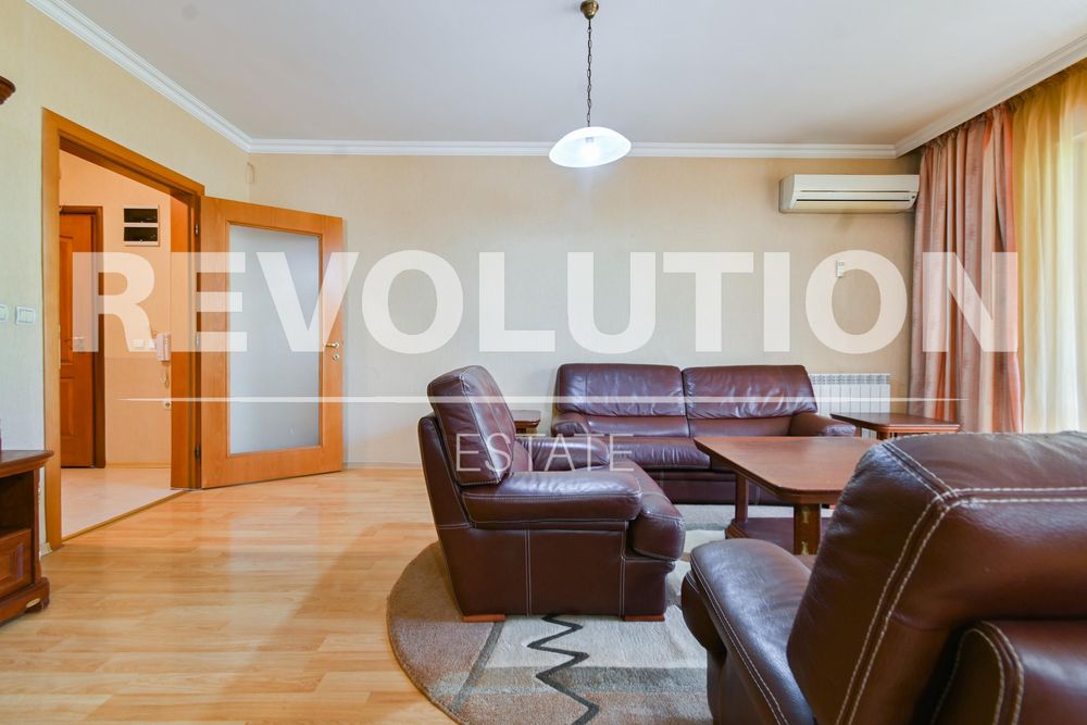 Дава се под наем Тристаен апартамент в София, Витоша - 144 кв.м за 950 € - Снимка #1