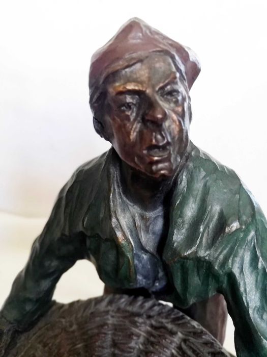 Luis Moreno - Sculptura bronz - titlu "Captura" - h-20cm - semnata