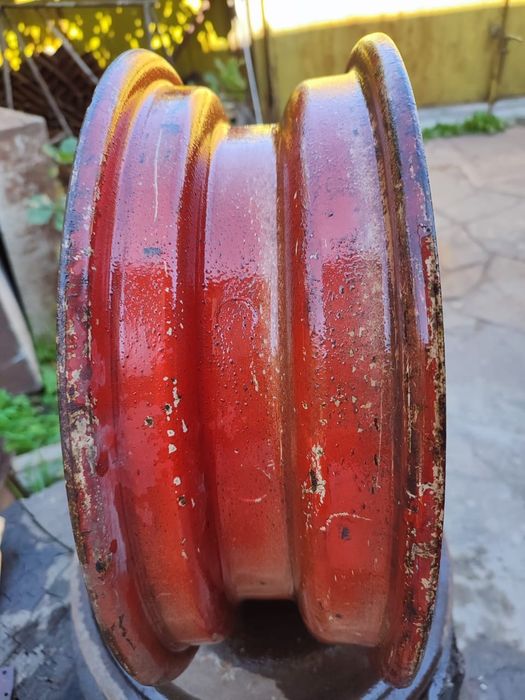 Продам резину с дисками и диски на Волгу