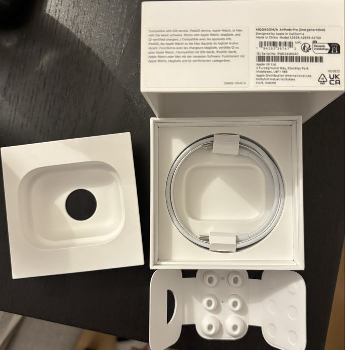 Apple AirPods Pro Gen 2 - lightning