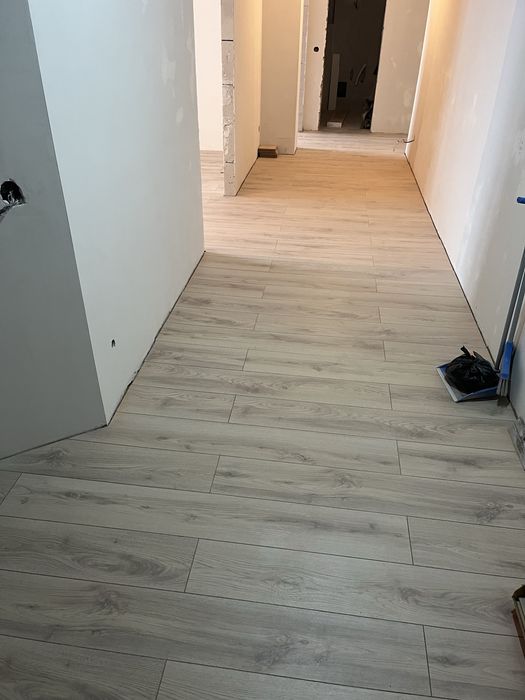 Укладка ламината плинтус