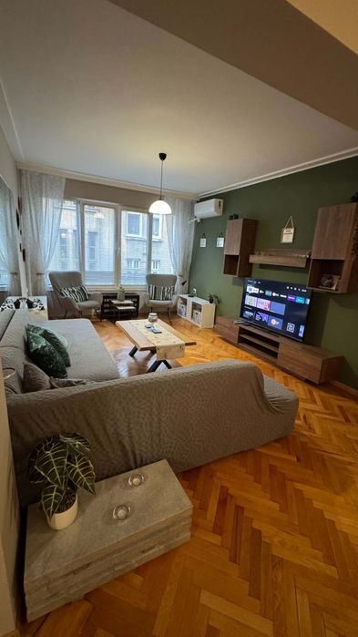 Кокетен апартамент под наем в София, Топ Център