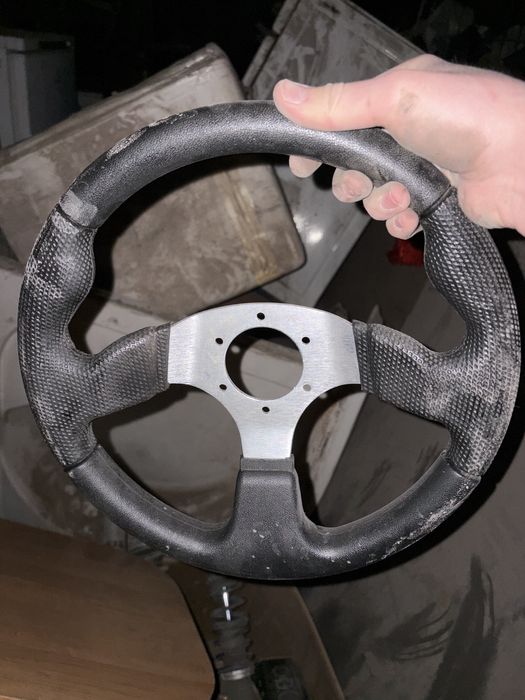 Продам руль momo