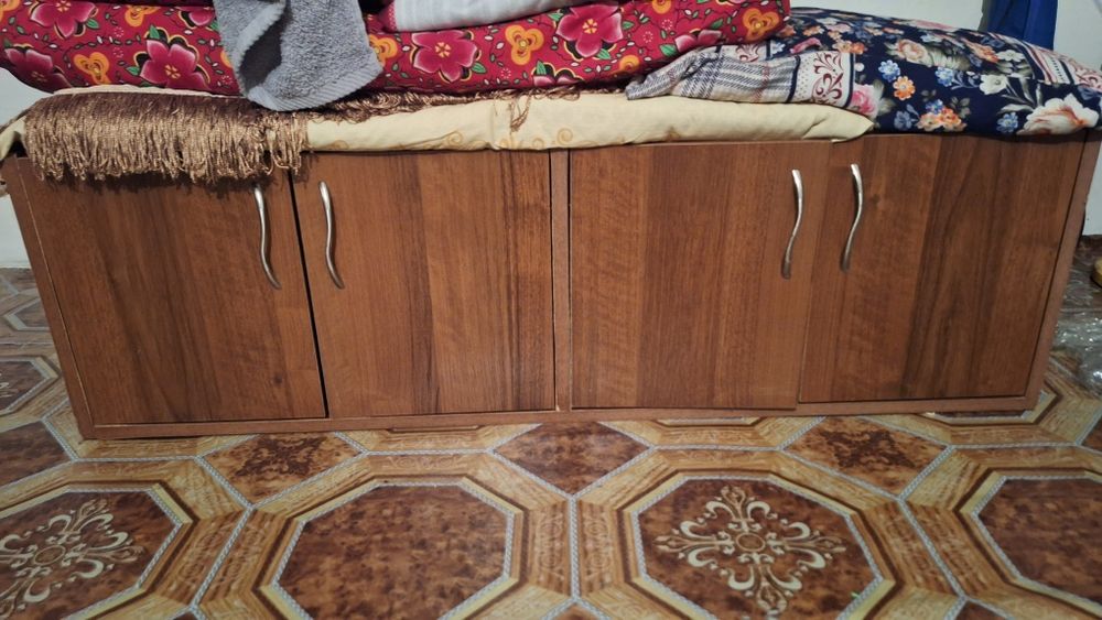 Продам сервант самовывоз