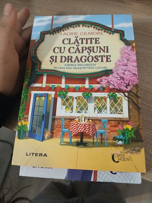 Vand aceste carti noi toate set sunt noi nouțe