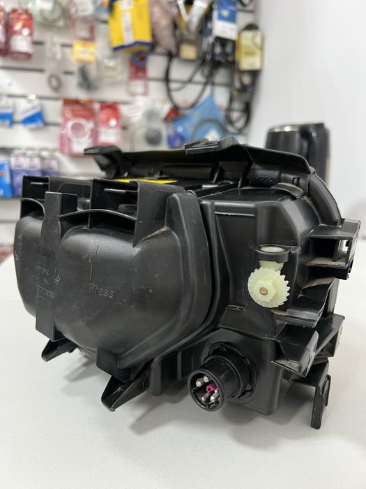 Фара Ауди А4 Б5 новая оригинал