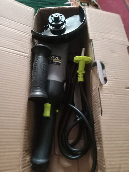 Продам болгарку  новую