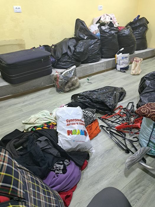 Одежда всё в основном б/у но всё хорошее