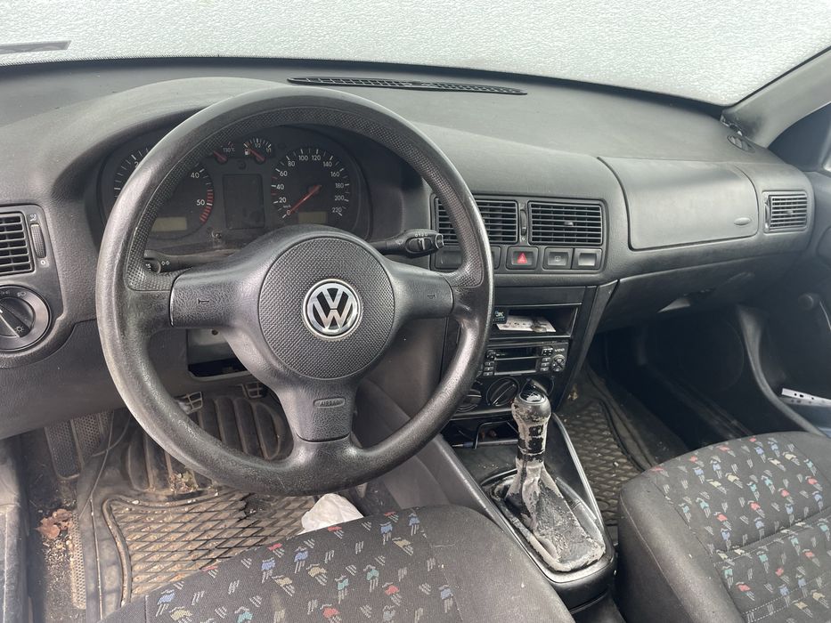 Голф 3  1.8 на части