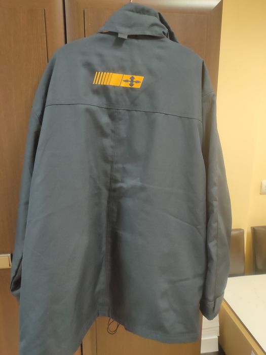 Зимно яке - топло и модерно.