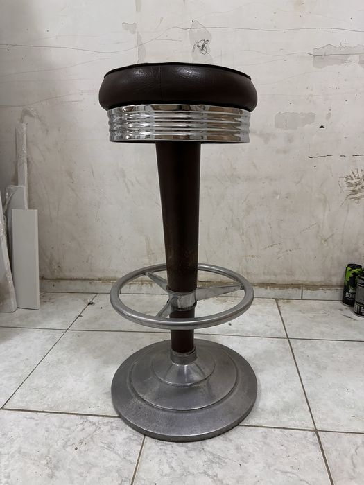 Продам барные стулья.