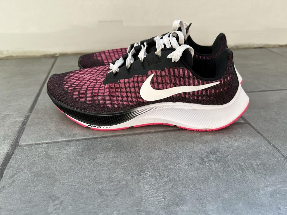 нови дамски маратонки Nike