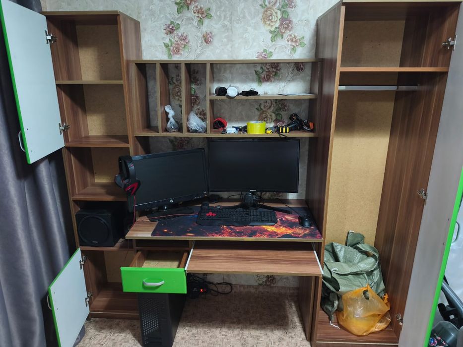 Стенка для спальни самовывоз.