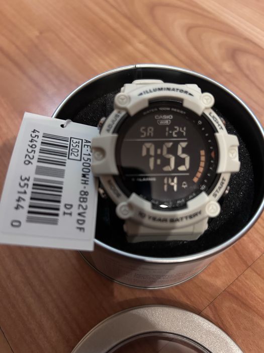 Чисто нов часовник Casio AE1500WH8B2V бял
