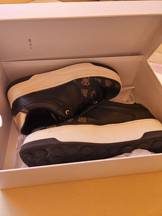 Дамски обувки GUESS