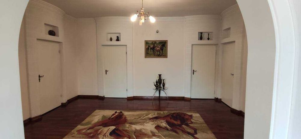 Срочно! Дoм 10 koмнат 6 сот Азербайджанский центр. Для жизни и бизнеcа