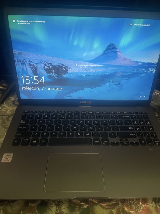 Fac schimb laptop asus 512 gb 8ram in stare buna merge tot si jocuri