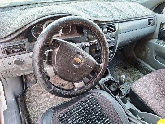 Ласетти сотилади Зудлик Билан.  Нархи келишилади