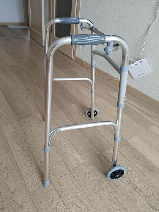 Продали ходунки для взрослых