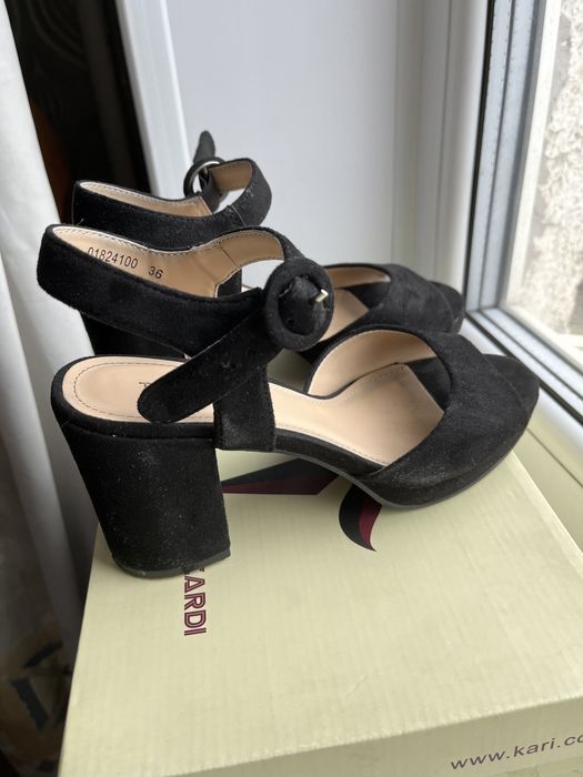 Продам Босоножки Kari