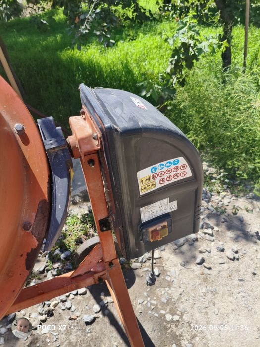 Sement qoradigan mishalka. Kattasidan