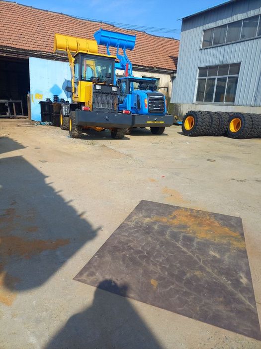 Погрузчик фронталный