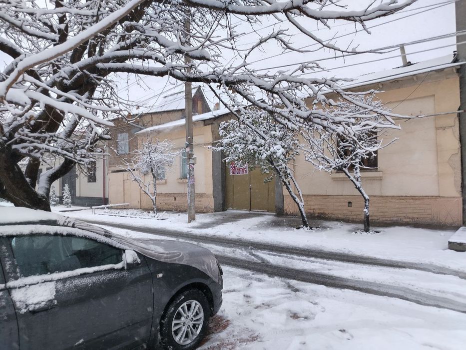 Uy sotiladi.koʻchmas mulk.