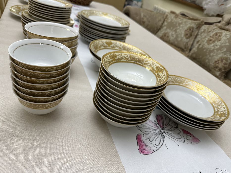 Продается столовый сервиз