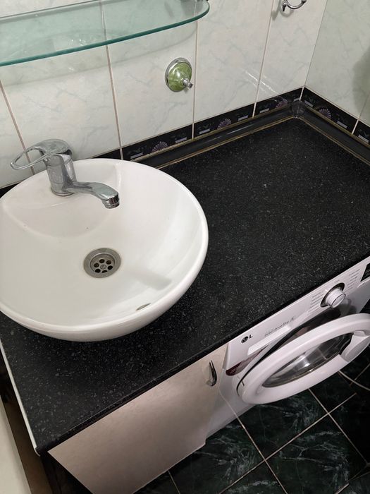 продам шкаф в санузел
