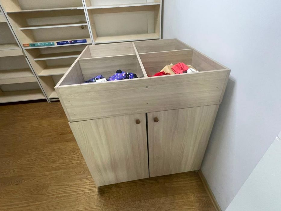 Продаются деревяные стеллажи