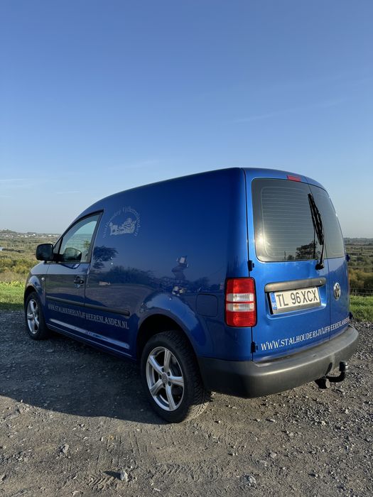 Vând VW Caddy 1.6 TDI 105 CP